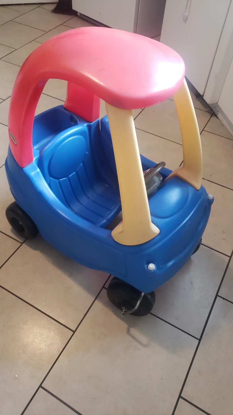 Little Tikes Cozy Coupe Ride-On Toy Car