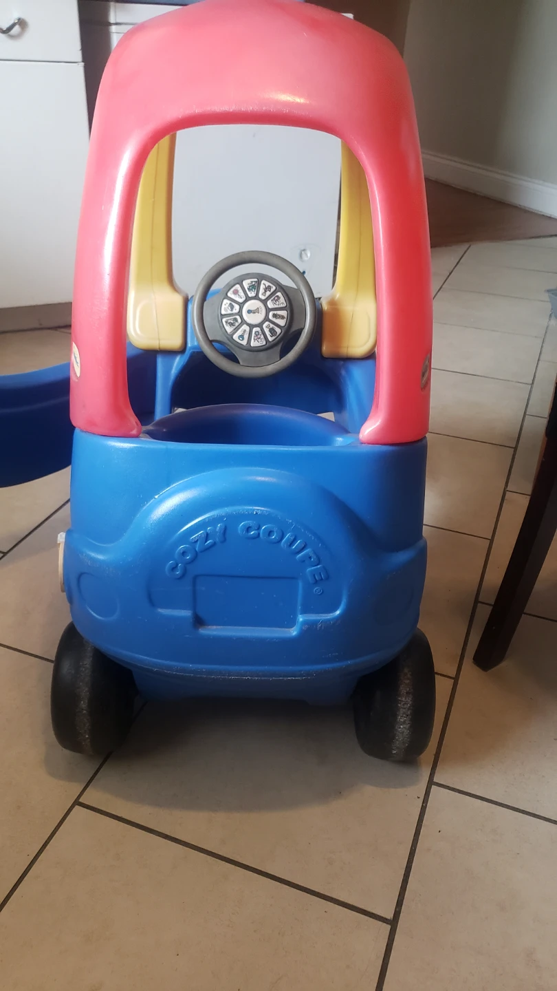 Little Tikes Cozy Coupe Ride-On Toy Car - photo 3