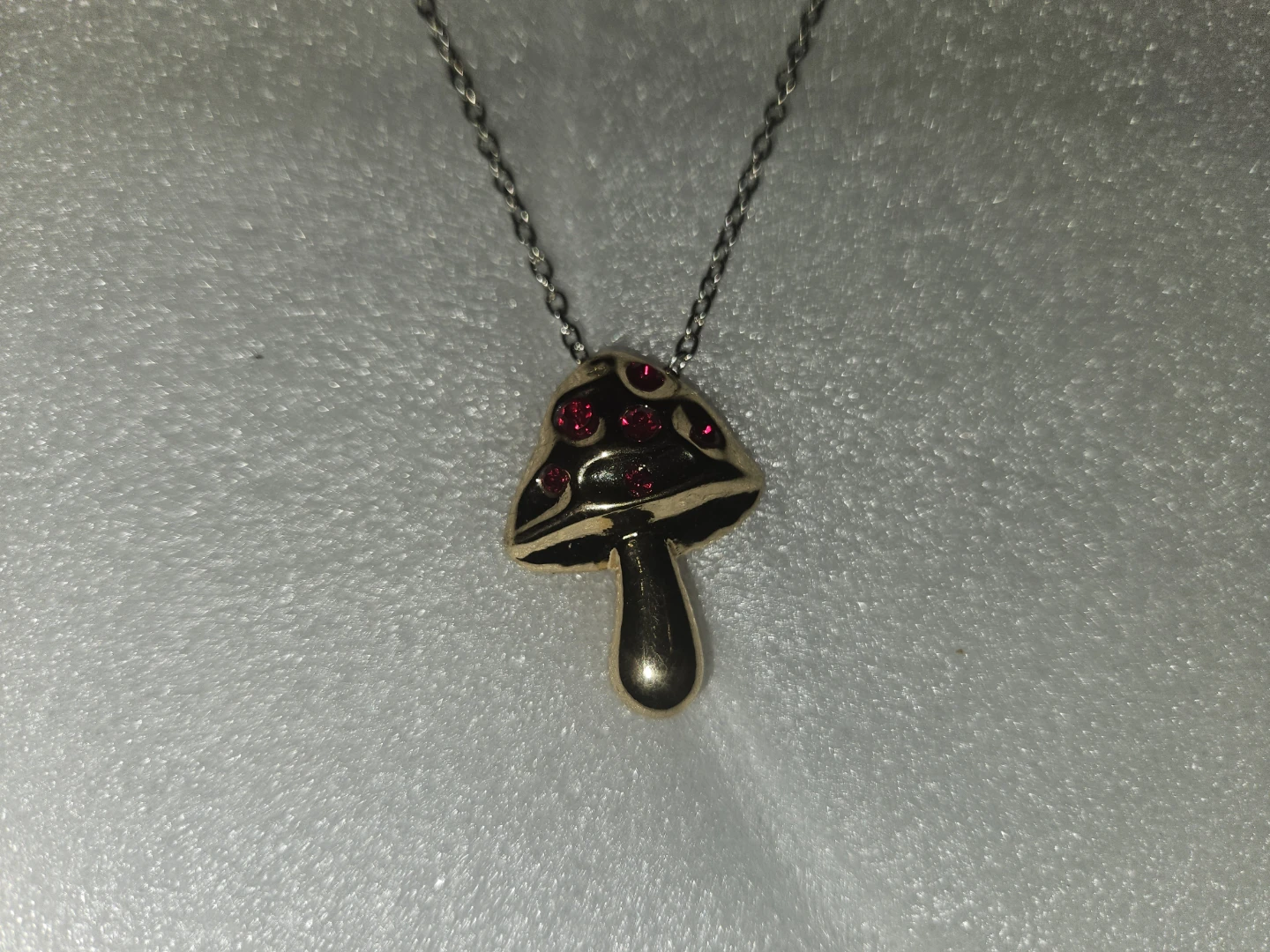 Mushroom and Leaf Pendant Necklaces - photo 2