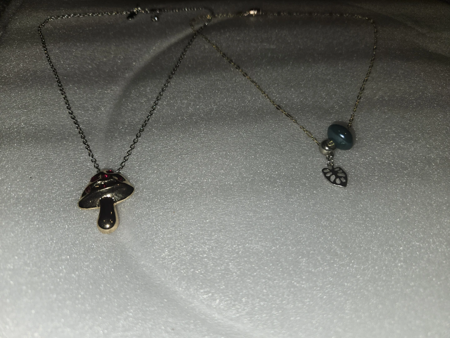 Mushroom and Leaf Pendant Necklaces - photo 3