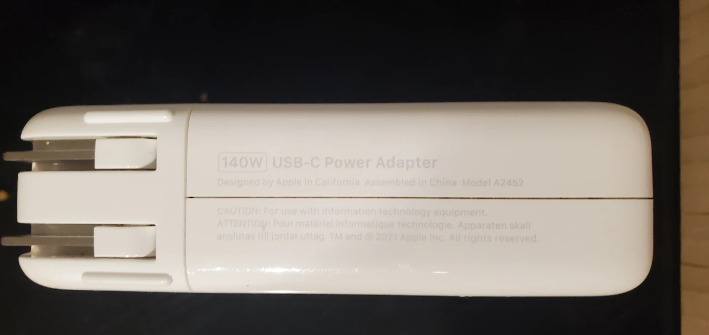 Apple 140W USB-C Power Adapter - photo 2