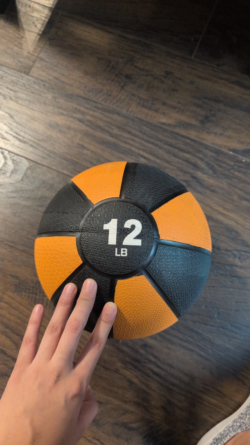 Amazon Basics 12 LB Medicine Ball