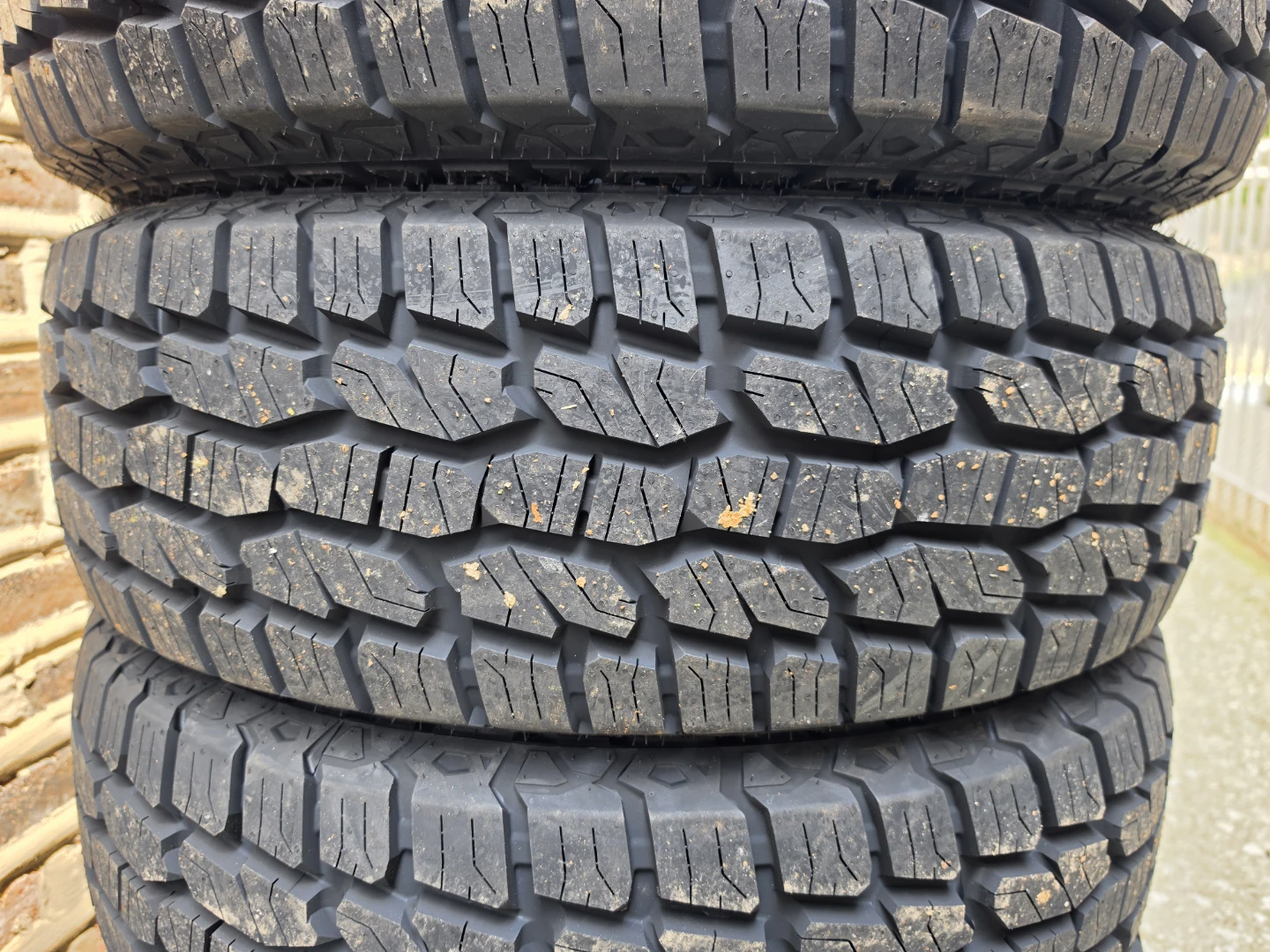 New 245/70/17 Atlas a/t all terrain tires - photo 4