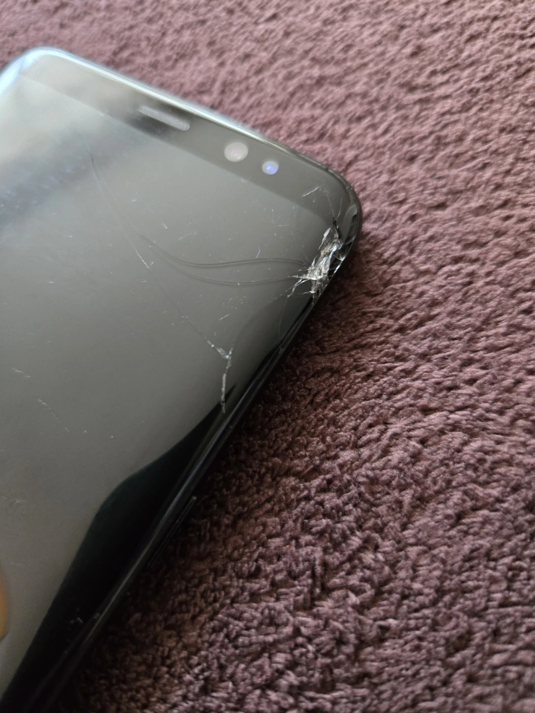 Samsung Galaxy S8 Cracked Screen - photo 2