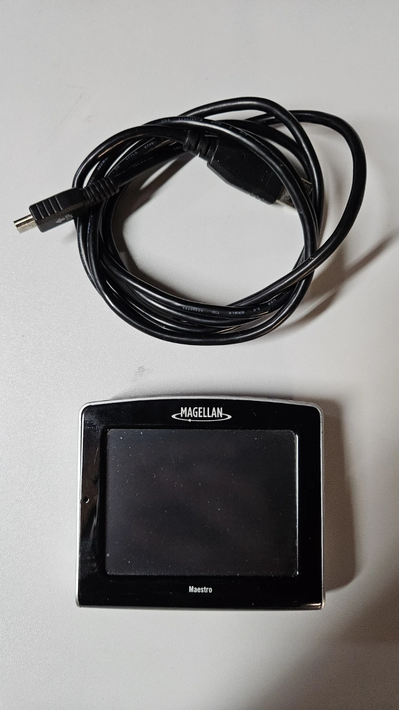 Magellan Maestro 3250 GPS Device with USB Cable - photo 2