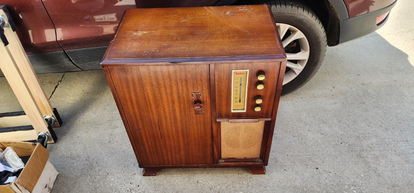 Marconi Vintage Radio Turntable Console