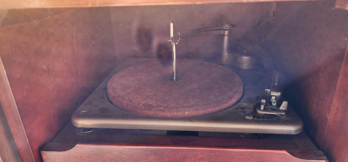 Marconi Vintage Radio Turntable Console - photo 4