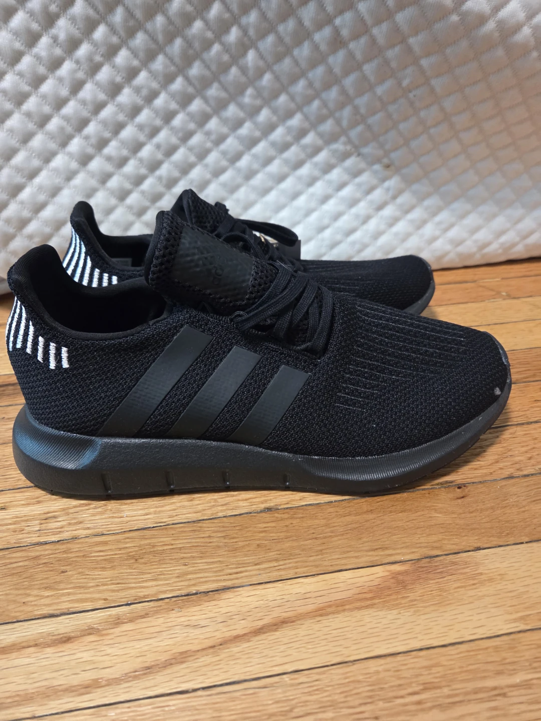 Swift run 1.0 adidias women runners - photo 2