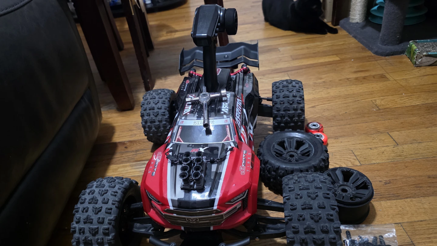ARRMA Kraton RC 1/8 - photo 2