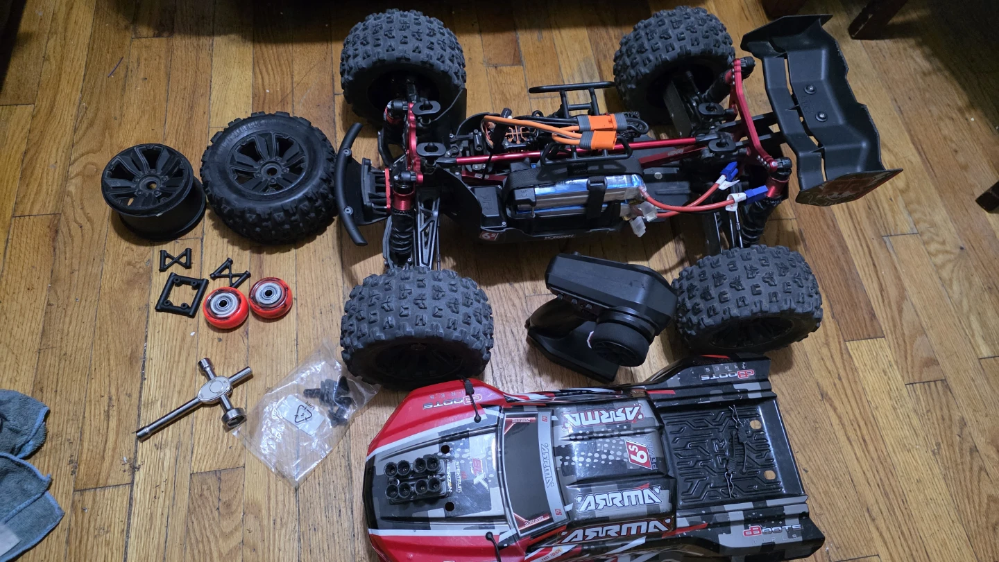 ARRMA Kraton RC 1/8 - photo 4