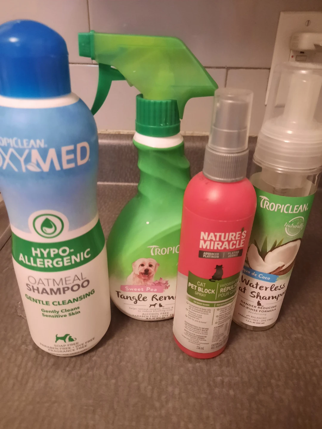 Set for the cat fur care