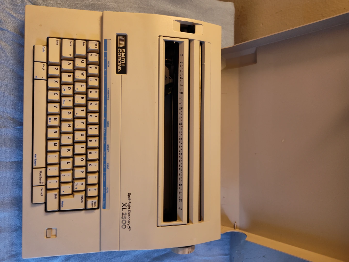 Smith Corona XL2500 Spell-Right Dictionary Typewriter