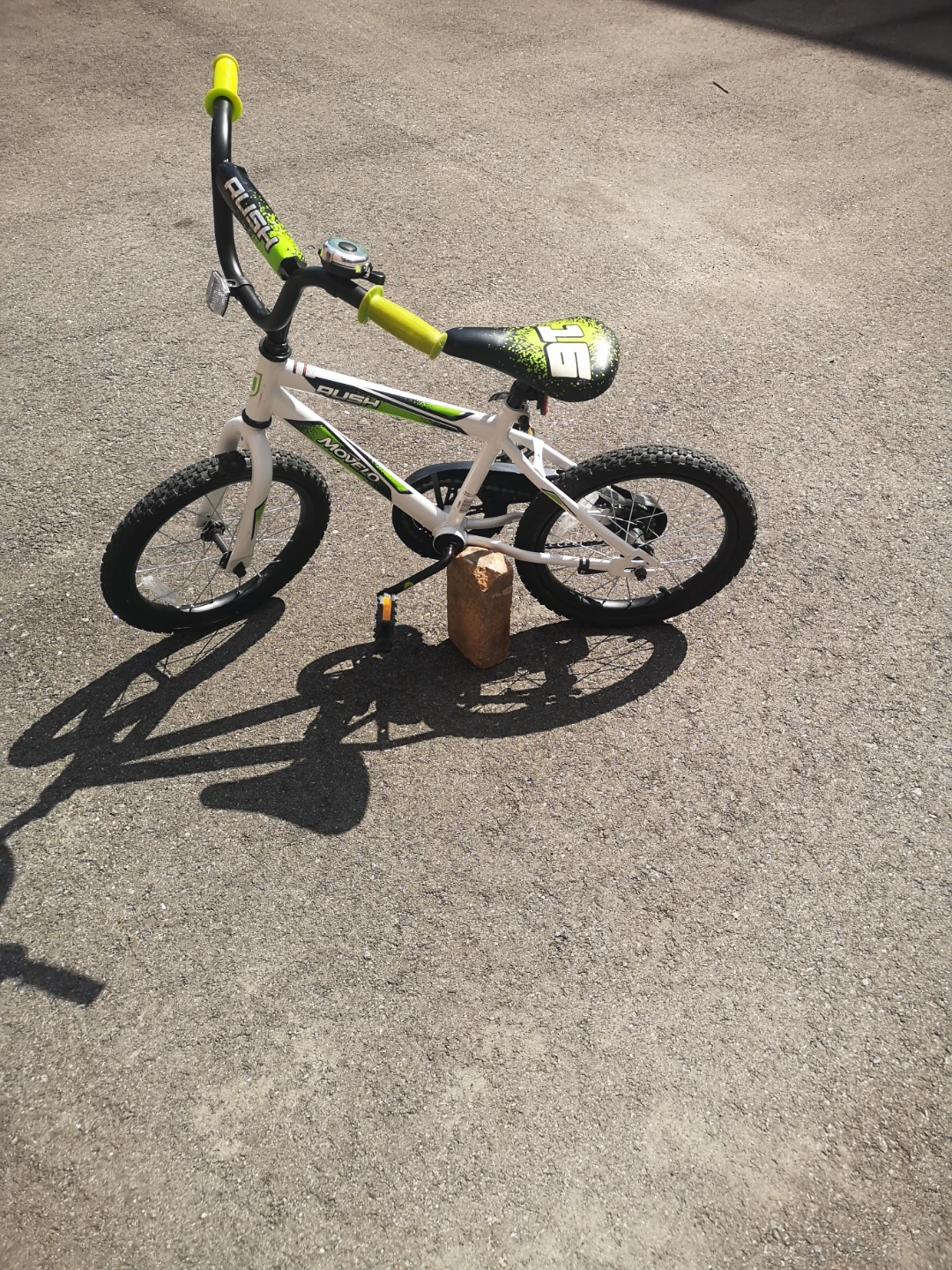 WANT GONE ASAP - Kids Movelo Rush 16-Inch Bike - White/Green - photo 3