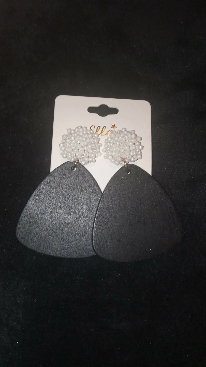 Pretty Earrings - photo 2