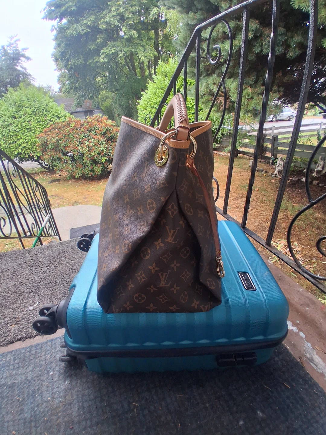 Louis Vuitton Monogram Tote Bag - photo 2