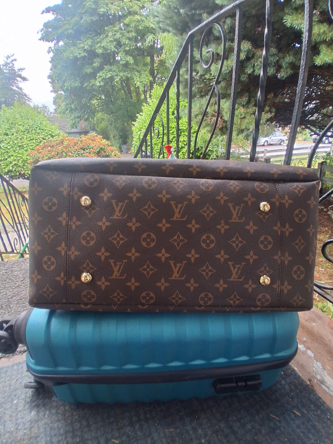 Louis Vuitton Monogram Tote Bag - photo 3