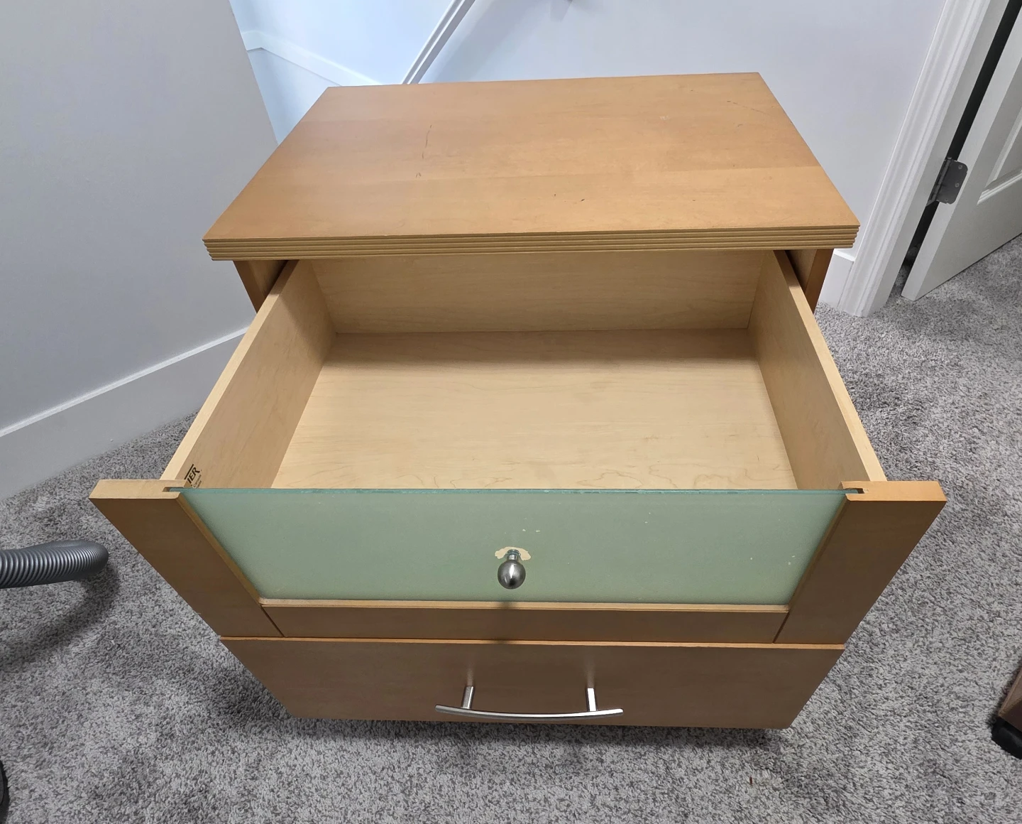 Wooden Nightstand with Frosted Glass Drawer - photo 3