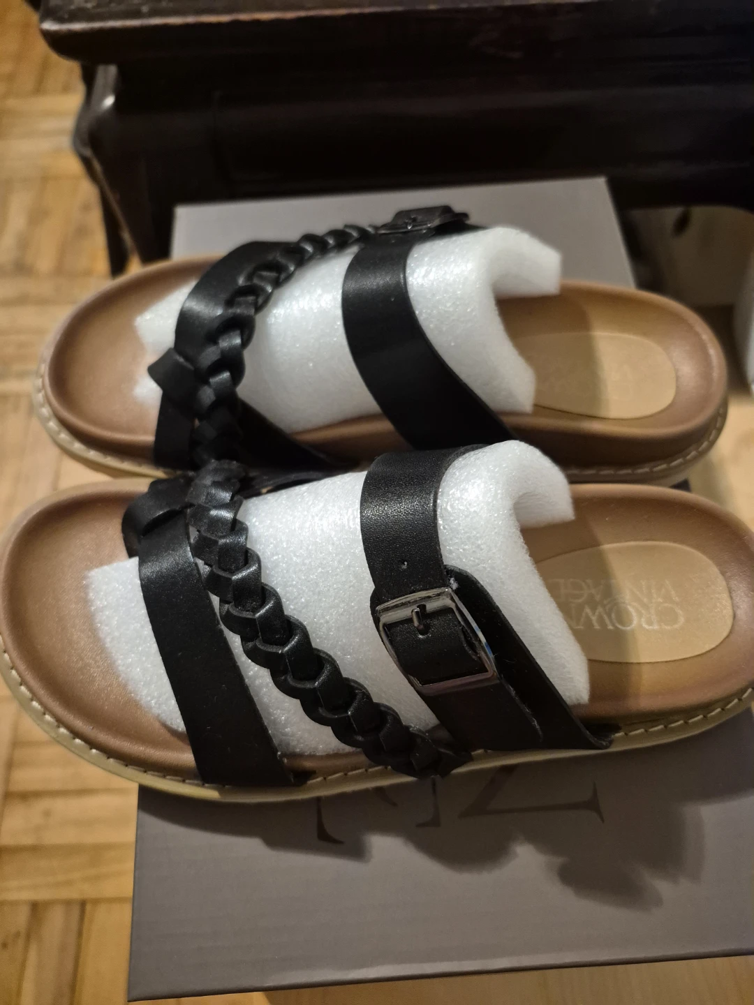 BNIB)Crown Vintage Size 7 Black Braided Strap Sandals - photo 5