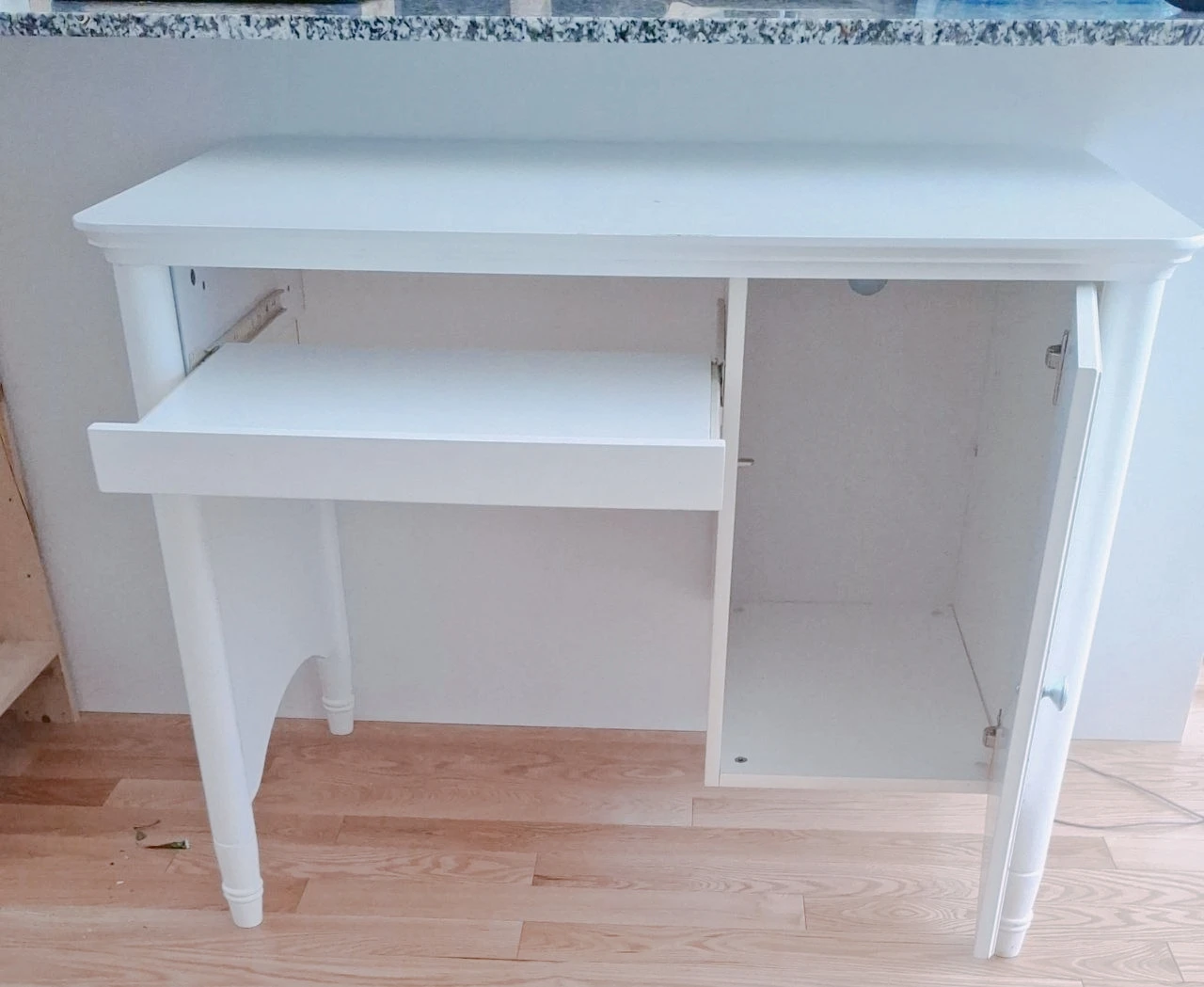 FREE Strong and Heavy White Desk - photo 2