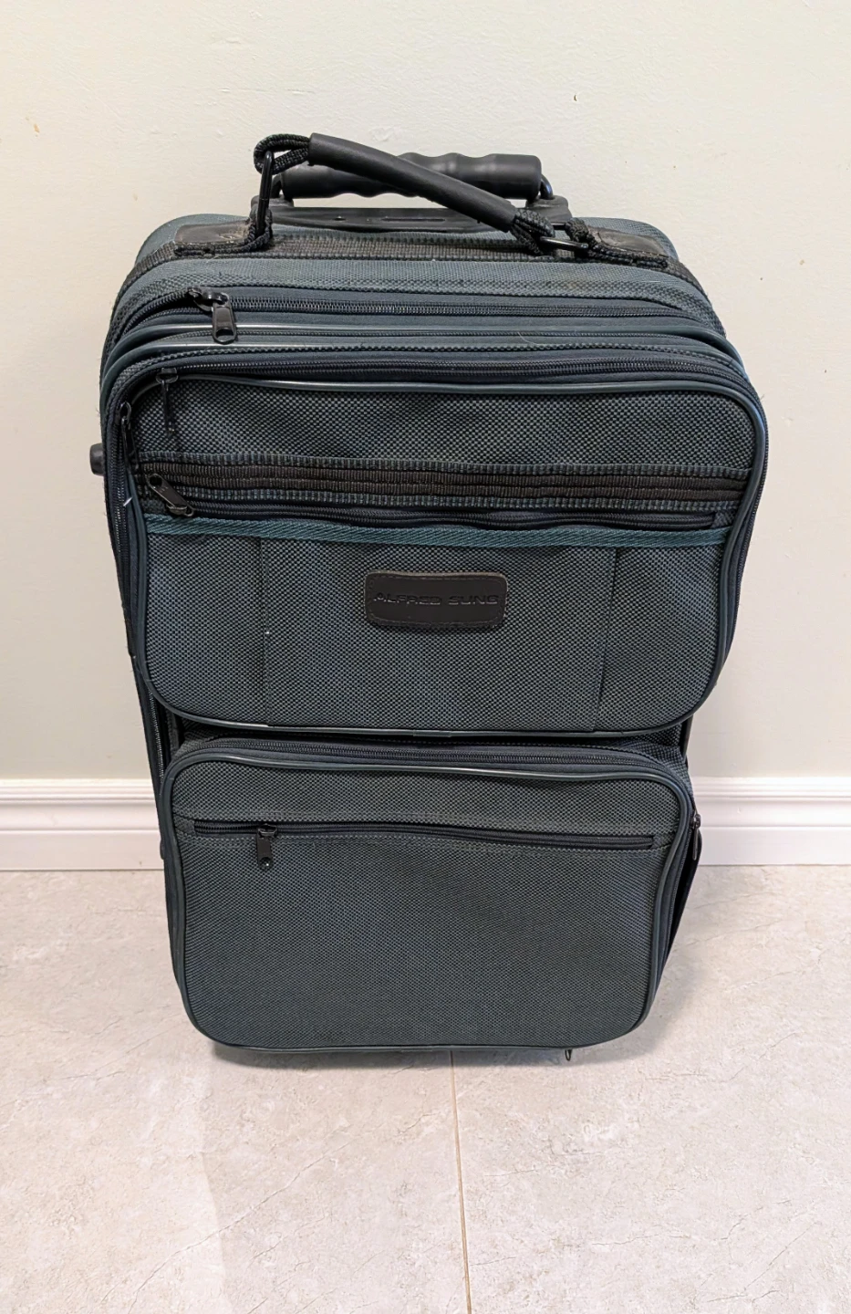 Alfred Sung Rolling Suitcase Luggage