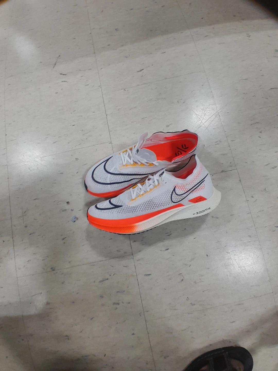 Nike ZoomX Running Shoes Men's Size 10 - photo 5