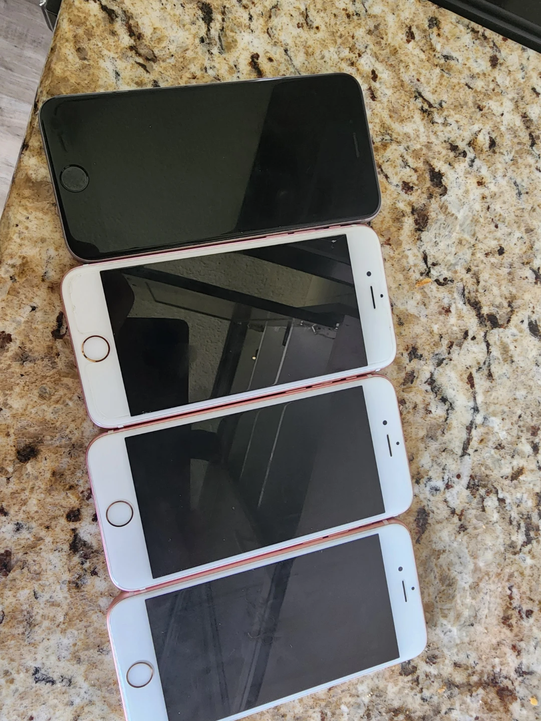 Apple iPhone Bundle - photo 2