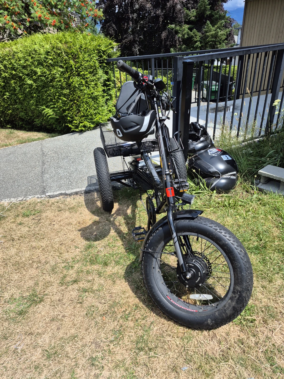 Black Electric Fat Tire Trike with Basket - photo 5
