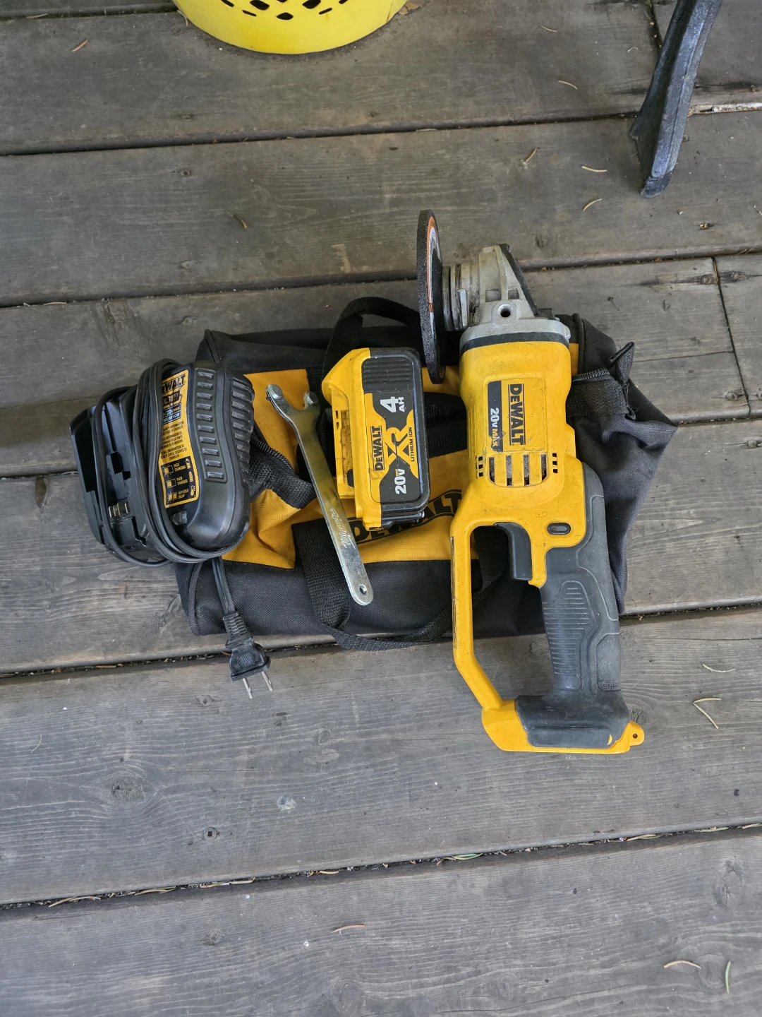 DeWalt 20V MAX Angle Grinder Kit