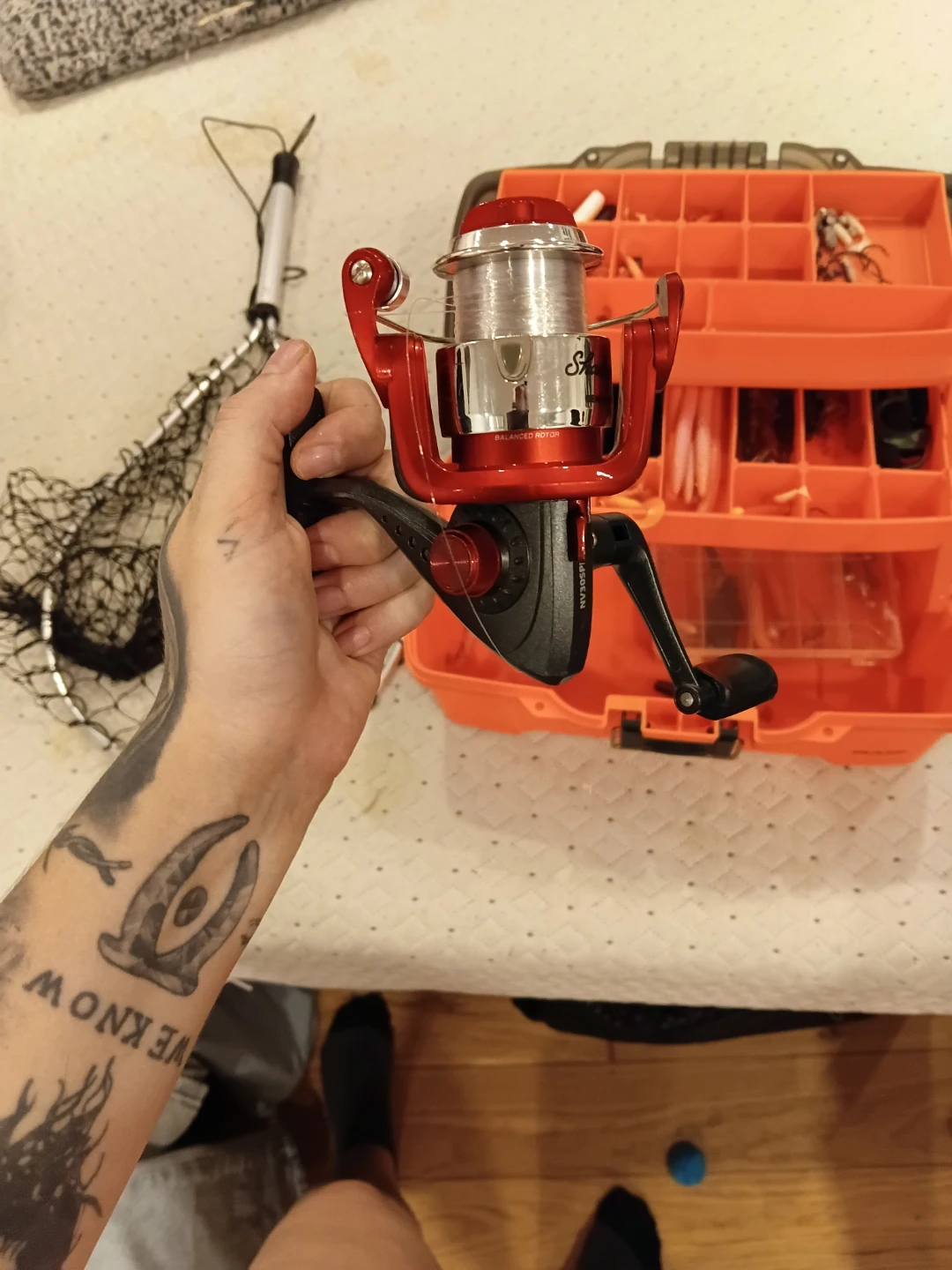 Shakespeare Fishing Reel with Tackle Box and Net - photo 2