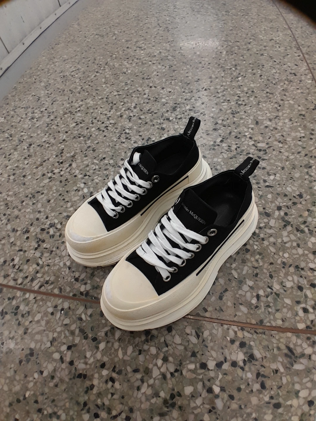 Alexander McQueen Sneaker Women's Size EU 37 or US/CA Size 6.5