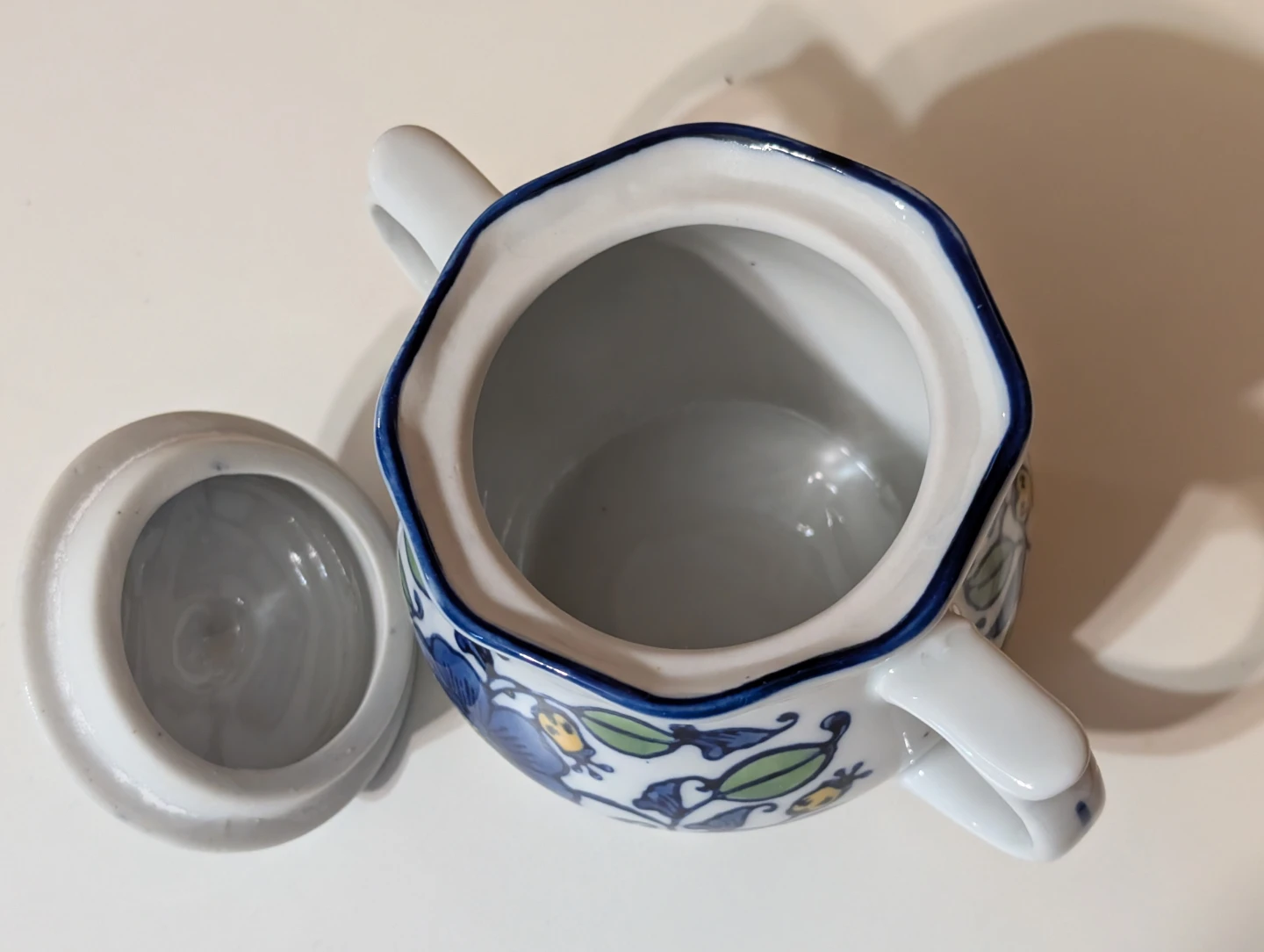 Gryphonware Floral Sugar Bowl with Lid - photo 3