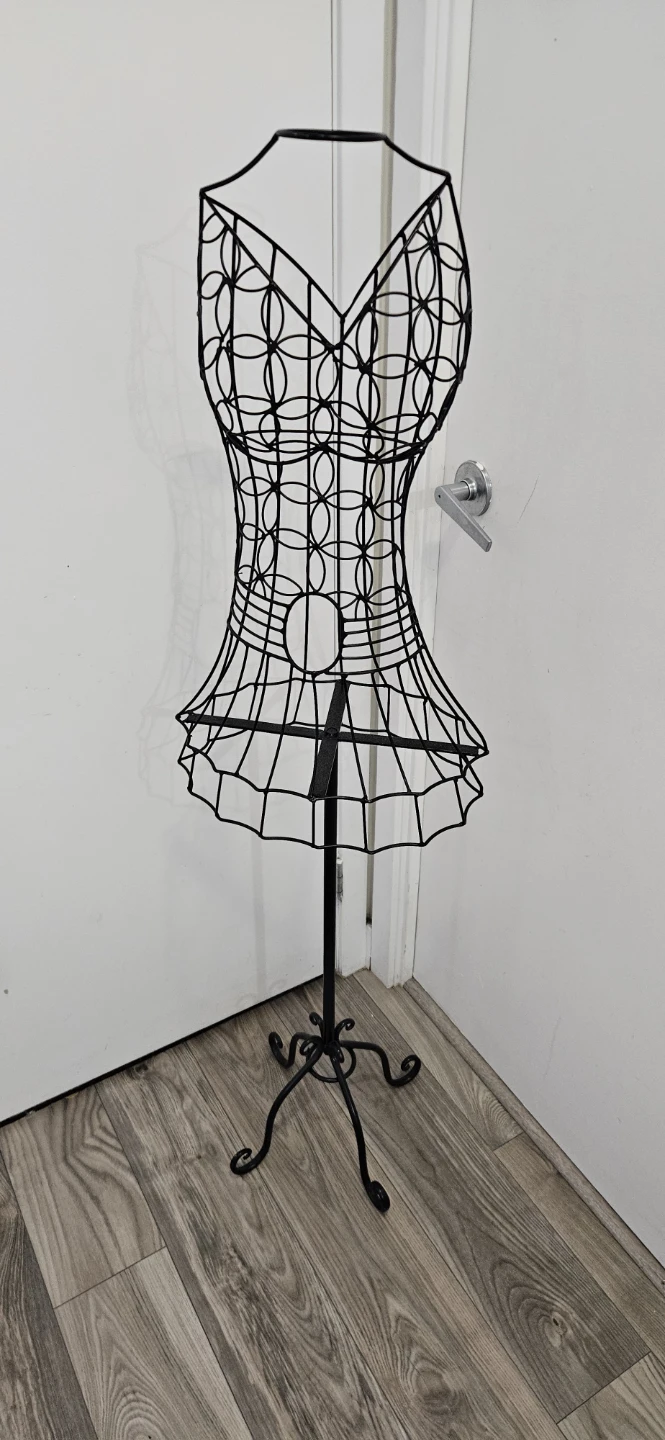 Decorative Wire Mannequin Torso Display