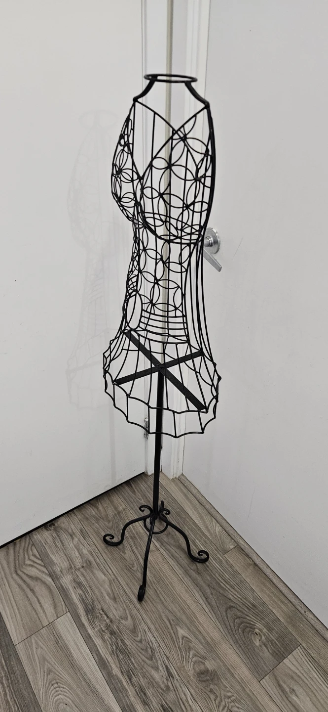 Decorative Wire Mannequin Torso Display - photo 3