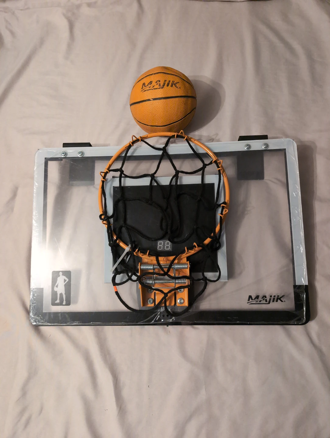 Minihoop basketball net with score keeper and mini basketball