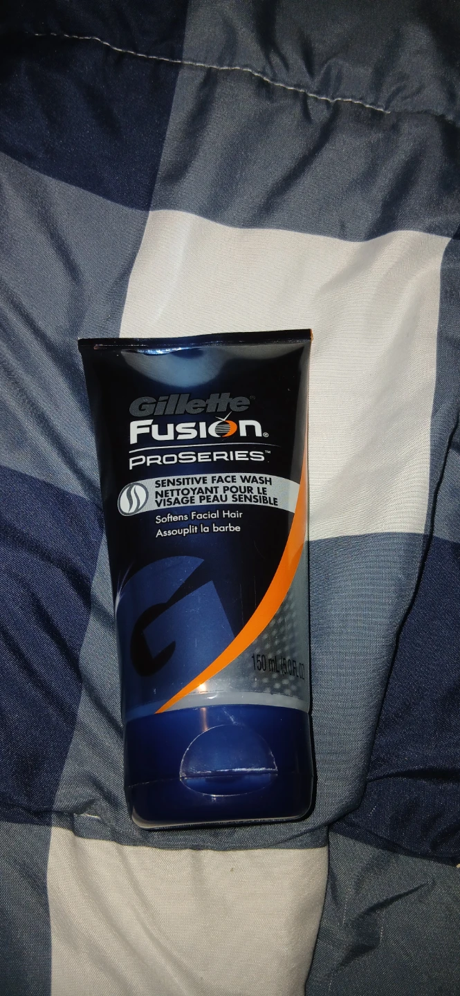 Gillette Fusion ProSeries Sensitive Face Wash - photo 2