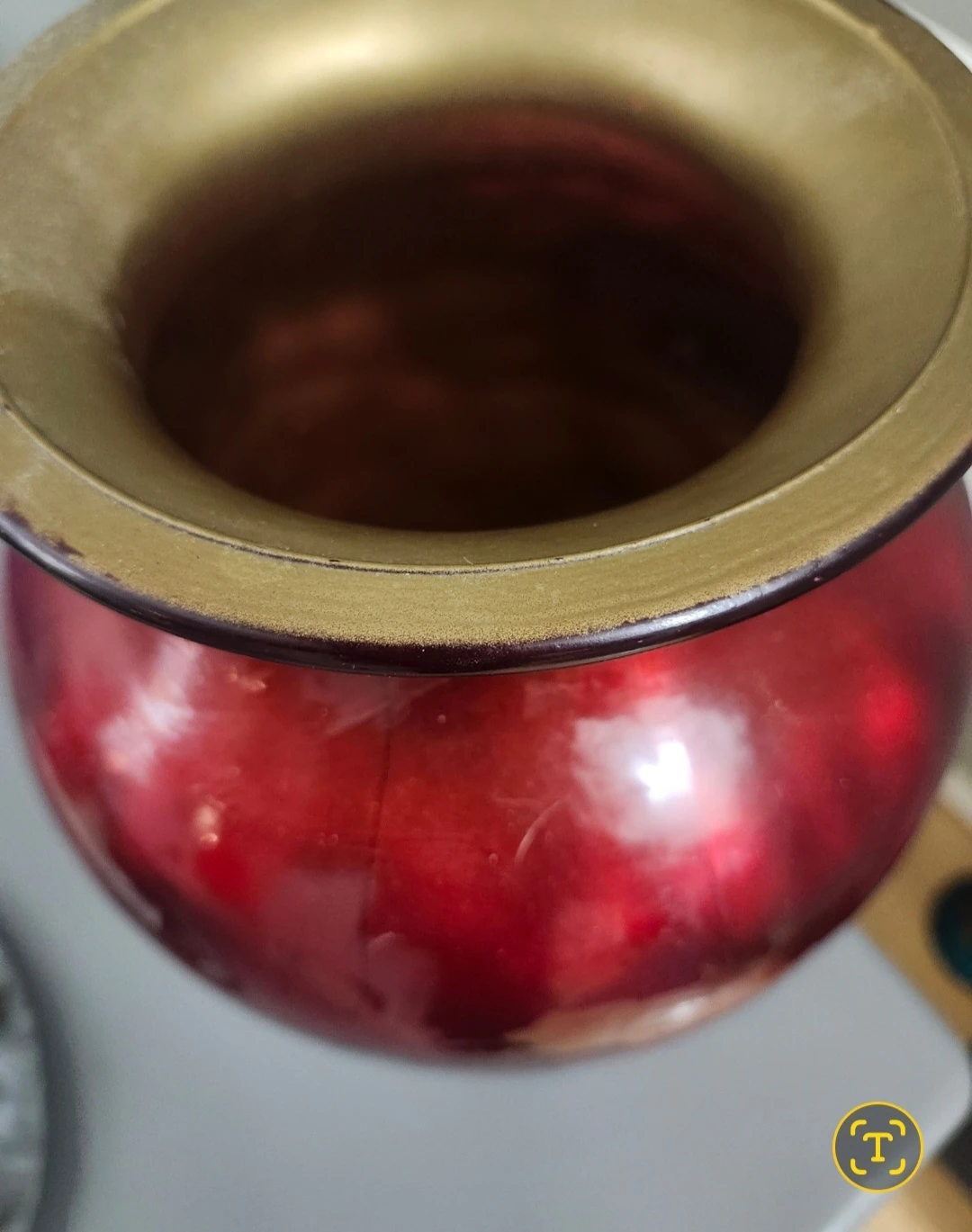 Heavy Glass Red Vase - photo 3