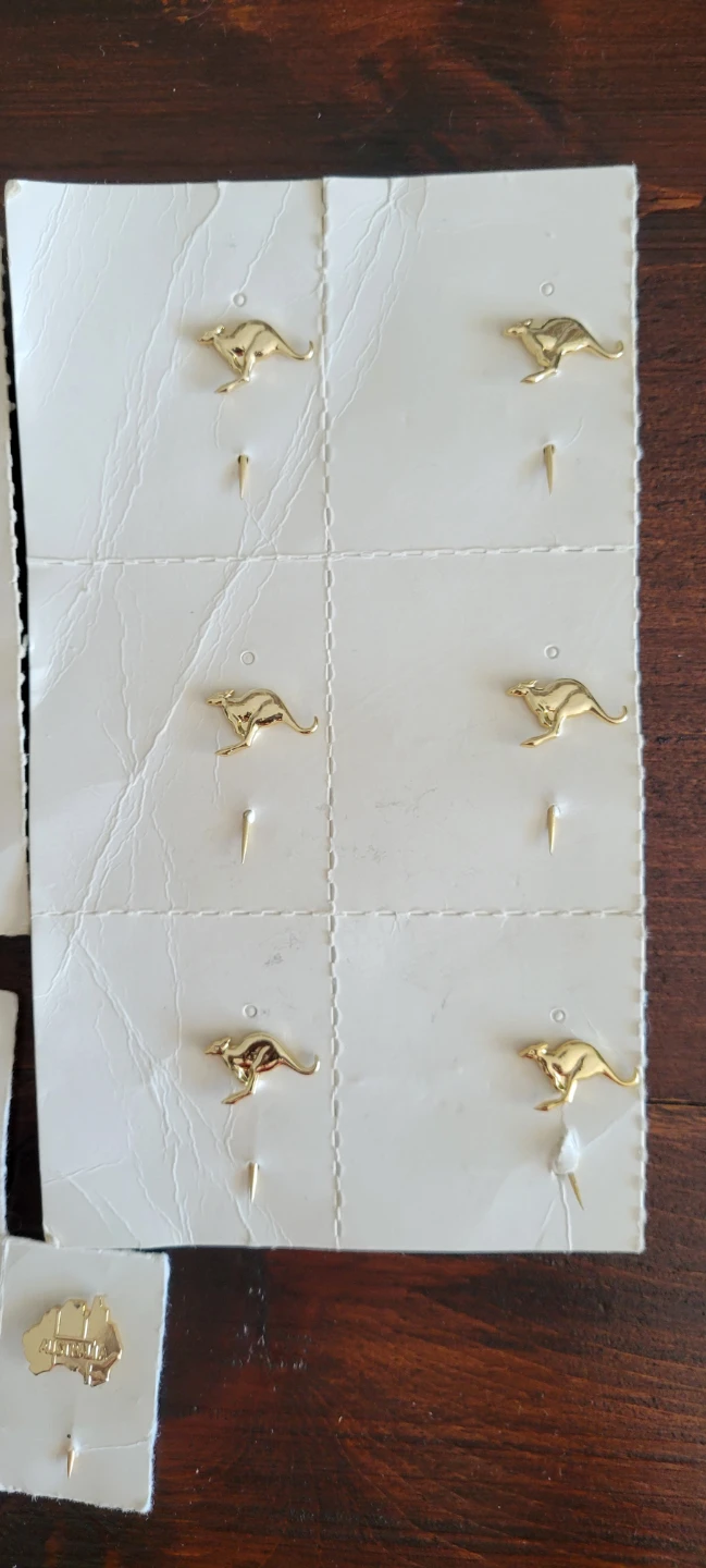 Lot of Kangaroo and Australian Map, Flag Lapel Pins - photo 2