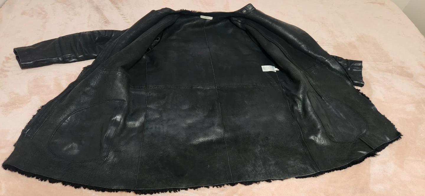 Authentic CELINE Black Curly Sheepskin Shearling Fur Media Coat - photo 4