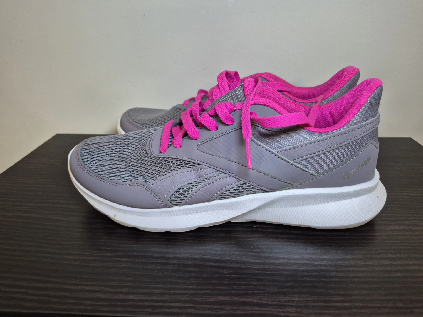 NEWReebok Running Shoes - Grey/Pink SIZE 8 - photo 4