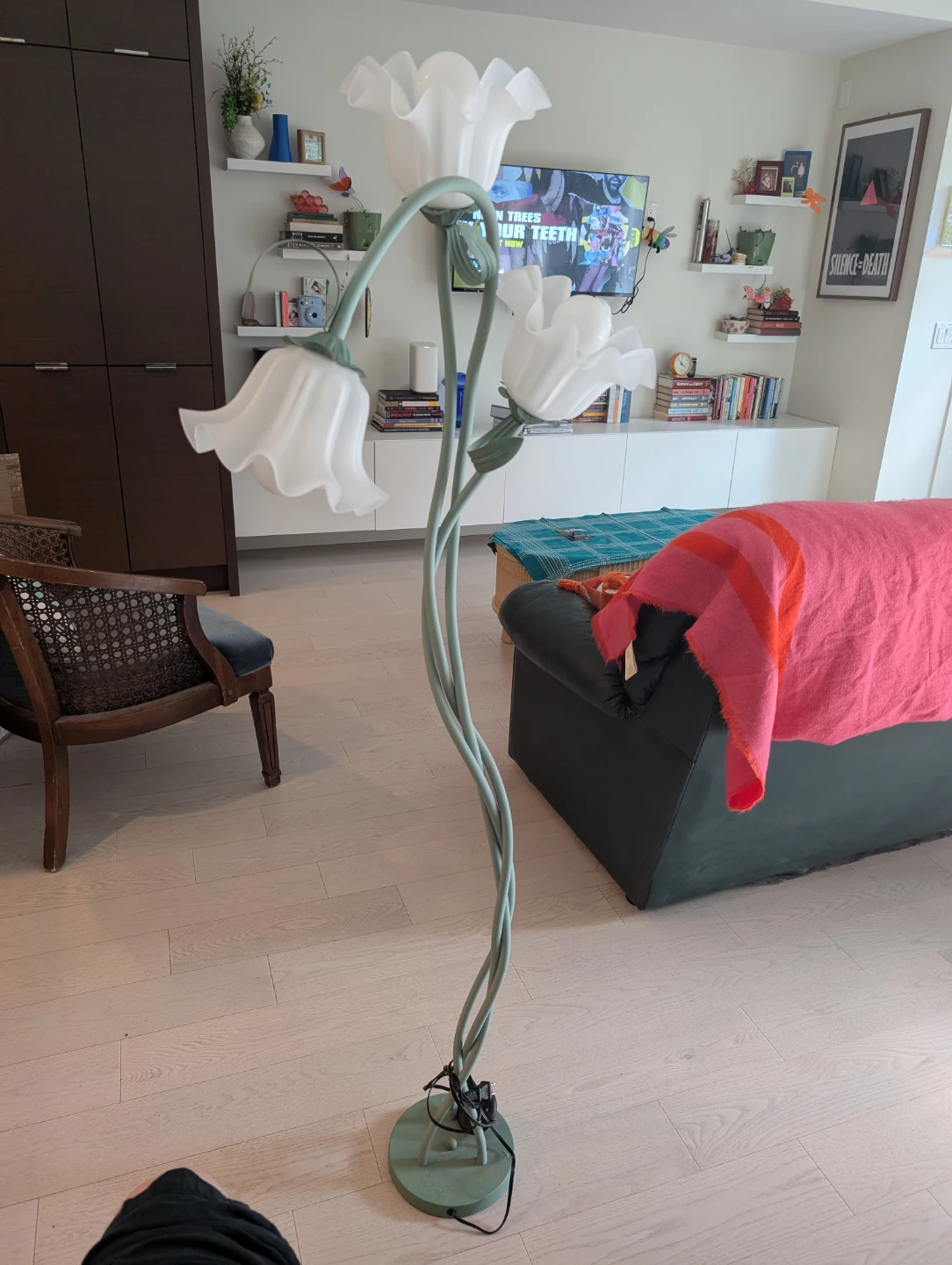 Flower floor lamp, adjustable