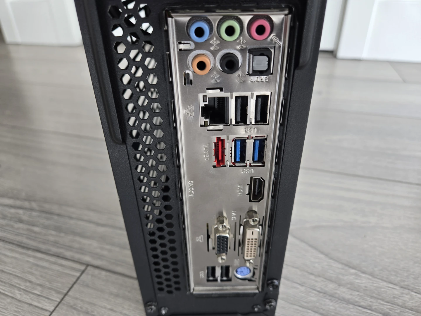 Budget Console Size PC - photo 3