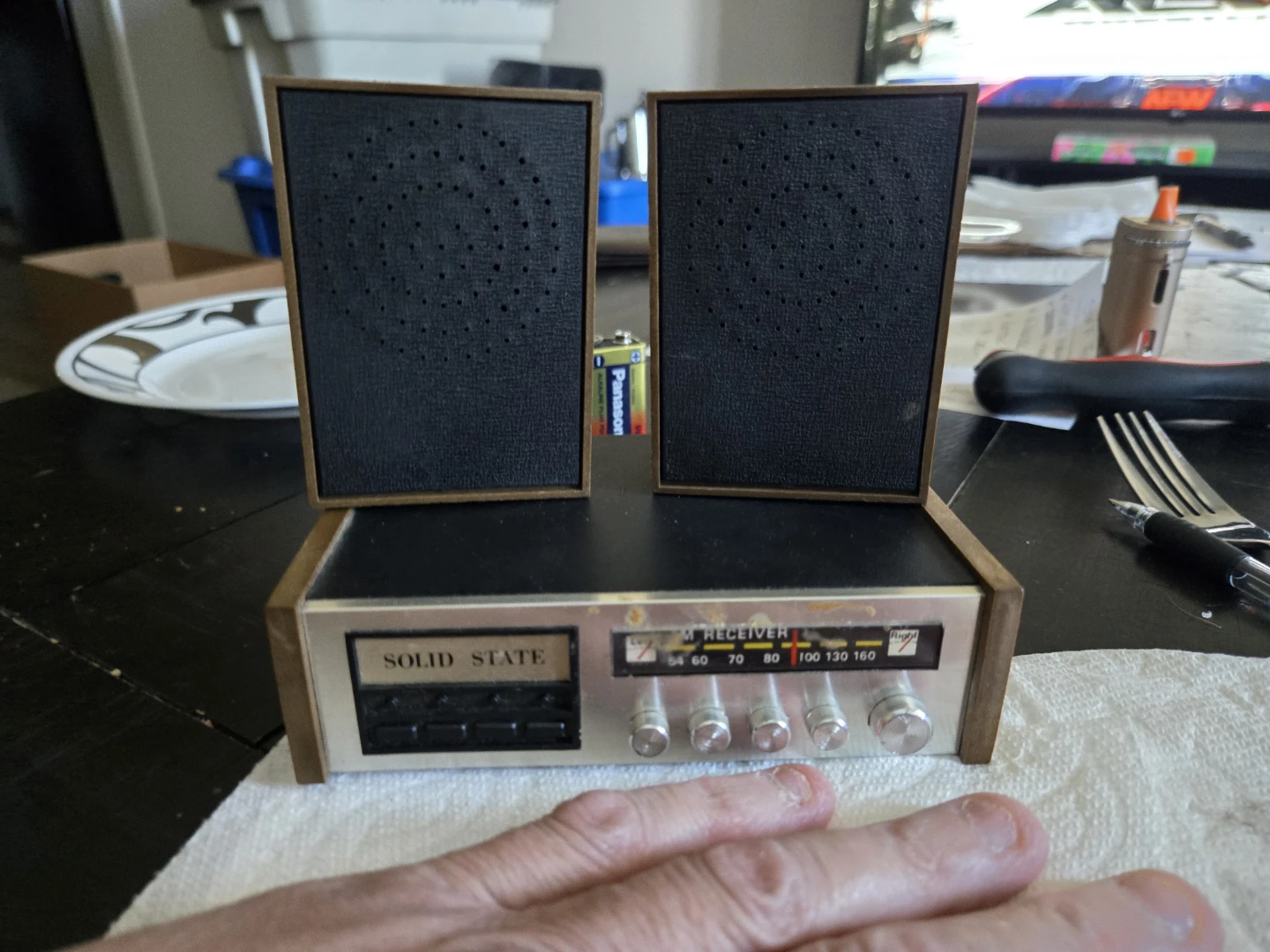 Solid State AM Receiver with Speakers