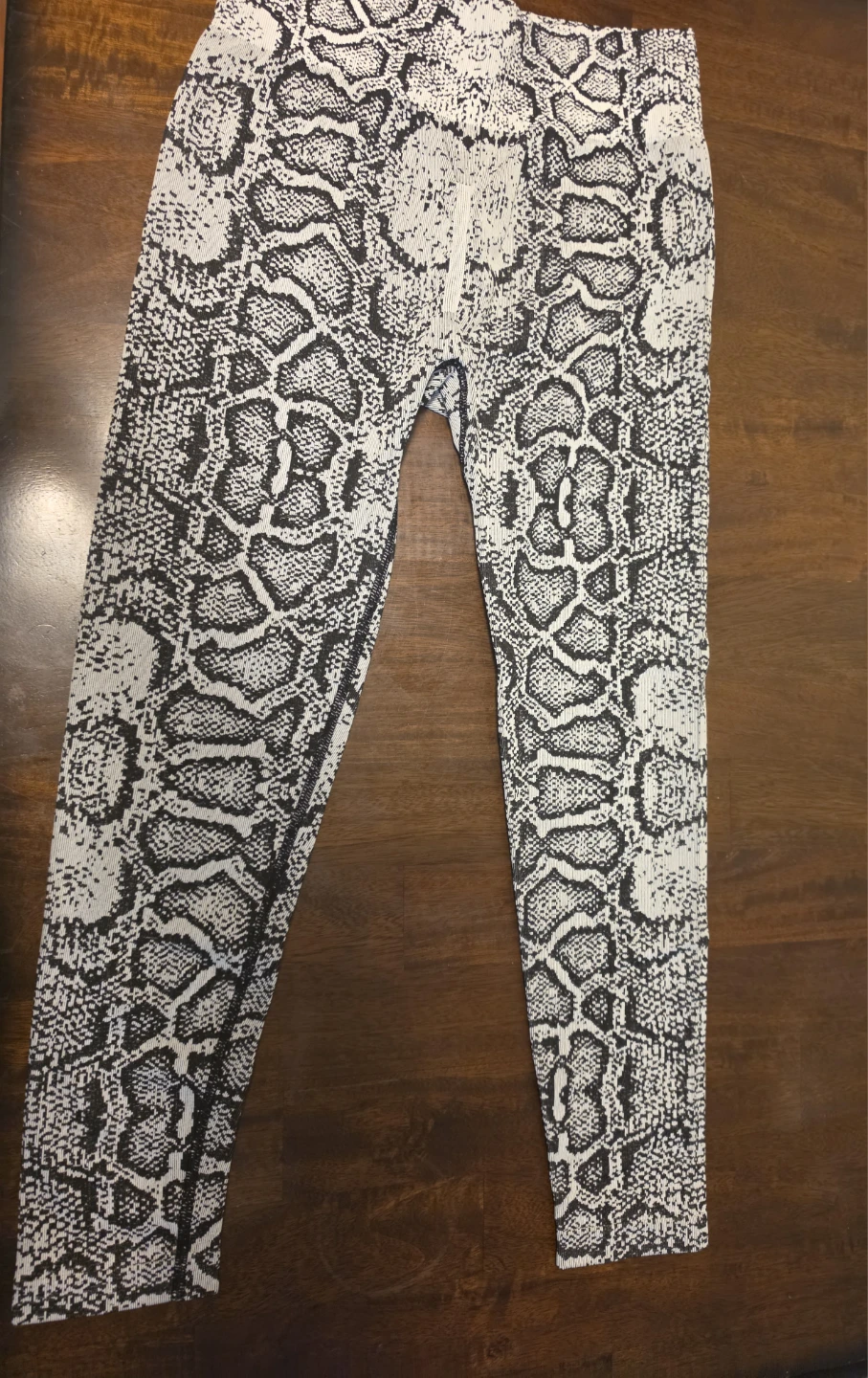 Snake Print Leggings Size L - photo 2