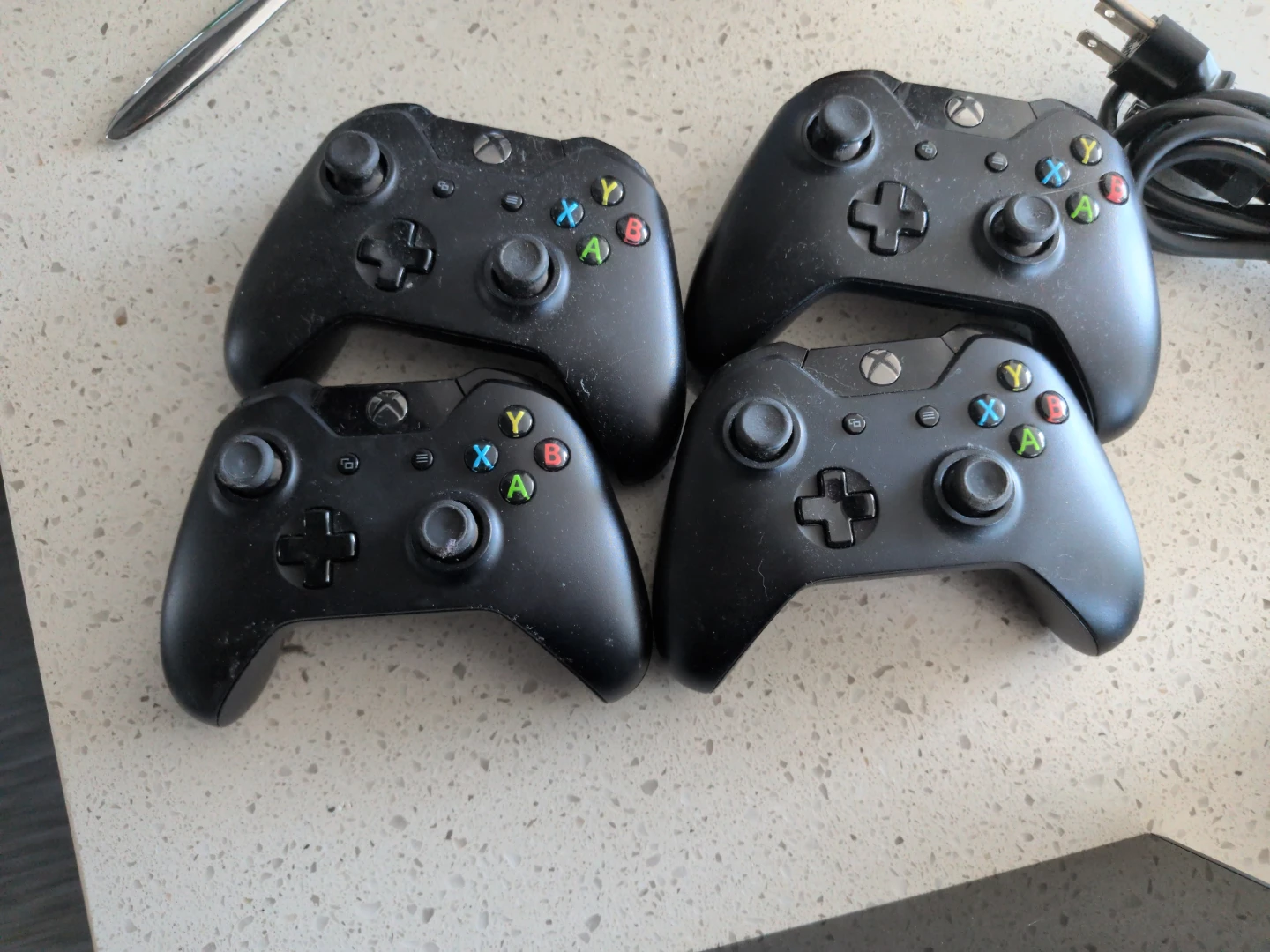 Xbox One Console Bundle with 4 Controllers and Games - photo 5
