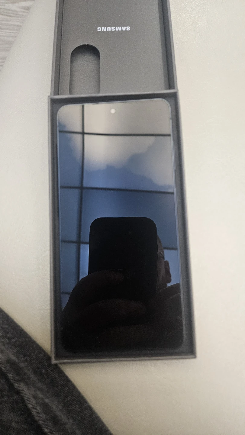 Samsung S26 With Otterbox Case - photo 3