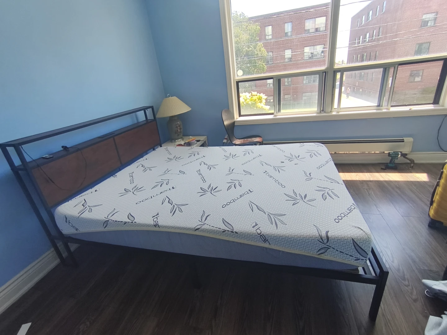 Queen Size  Mattress – Like New! - photo 2