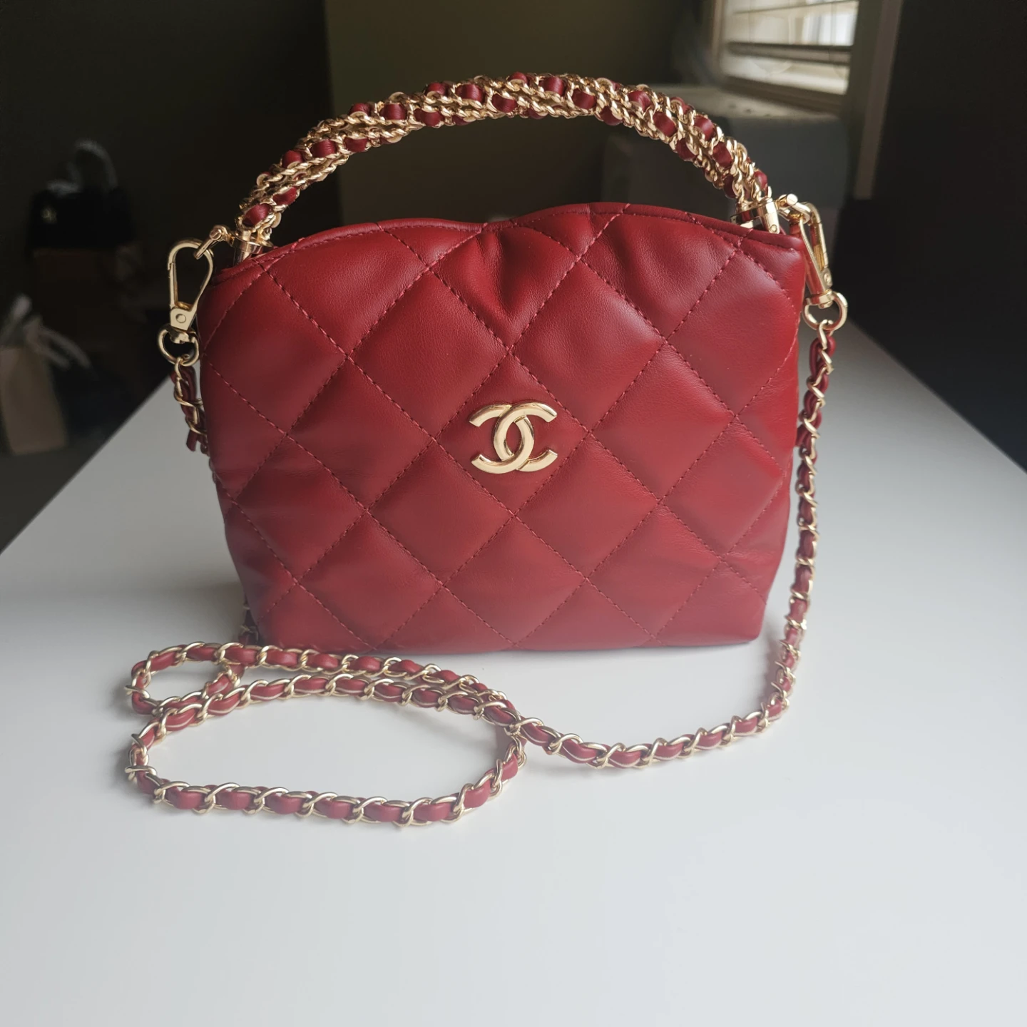 Chanel Red Quilted Leather Handbag - photo 4