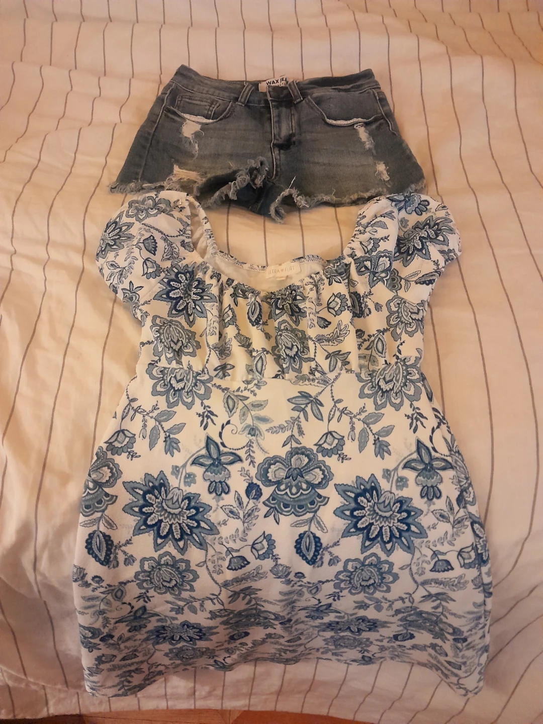 Women's Clothing Size XS all for $25 - photo 5