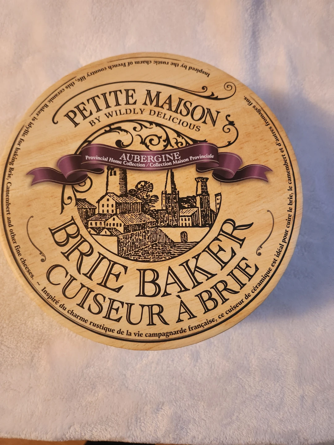 Petite Maison Aubergine Brie Baker with Spreader