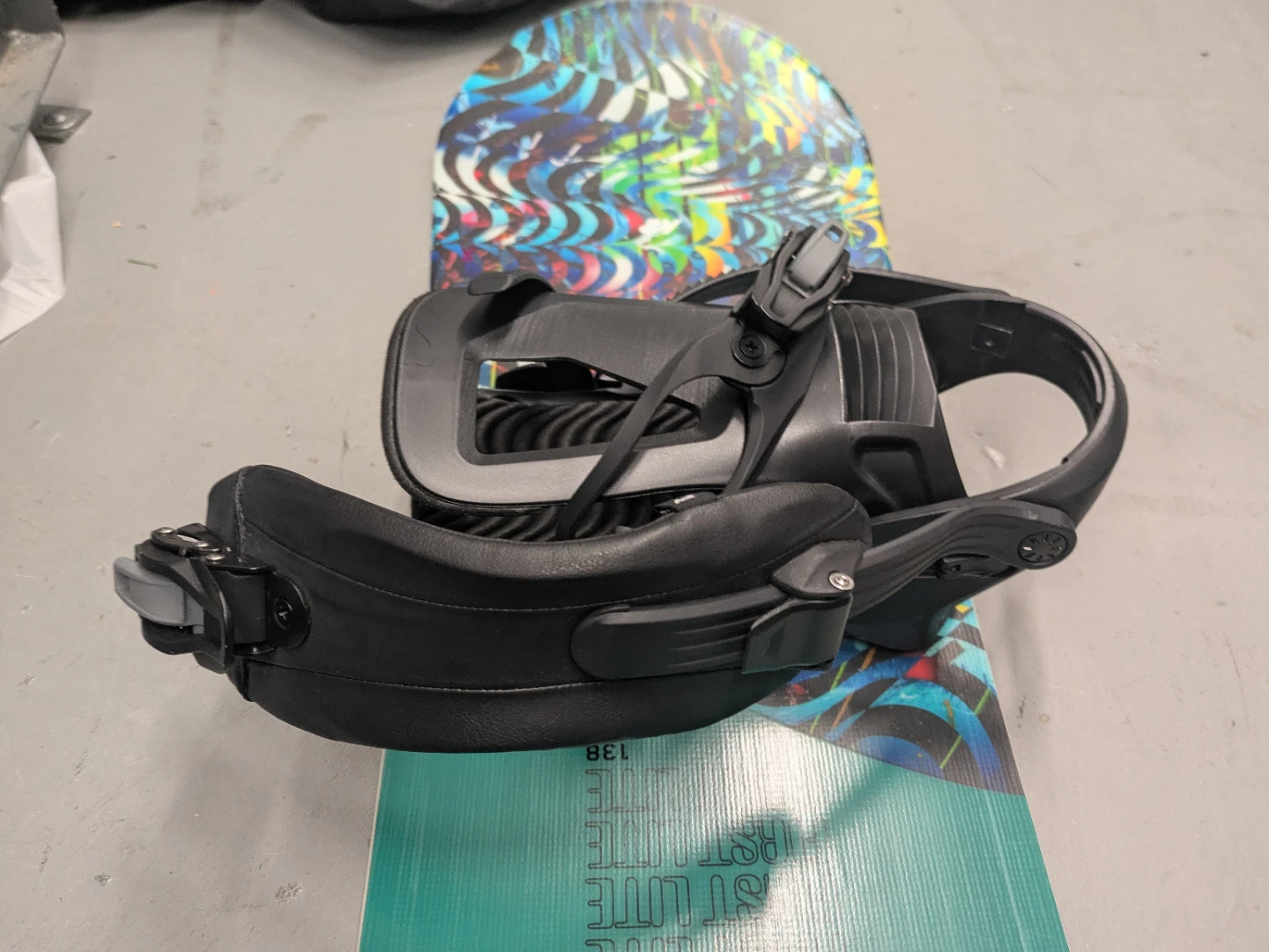 K2 snowboard, bindings and case bundle - photo 3